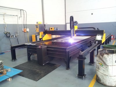 Plasma cutting table installation